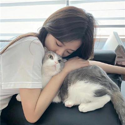 小妮扛枪